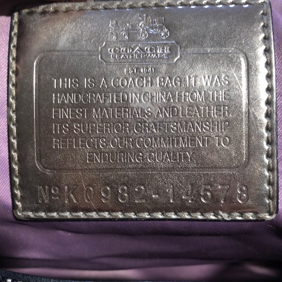 Patent leather and fabric med size Coach purse - Picture 6 of 6